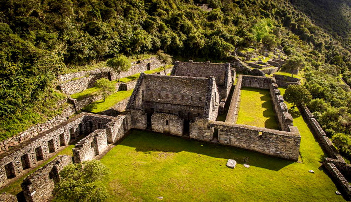 Más Allá de Machu Picchu: El Fascinante Mundo de Choquequirao, apodadas por algunos como "la otra Machu Picchu" o "la hermana menor de Machu Picchu"