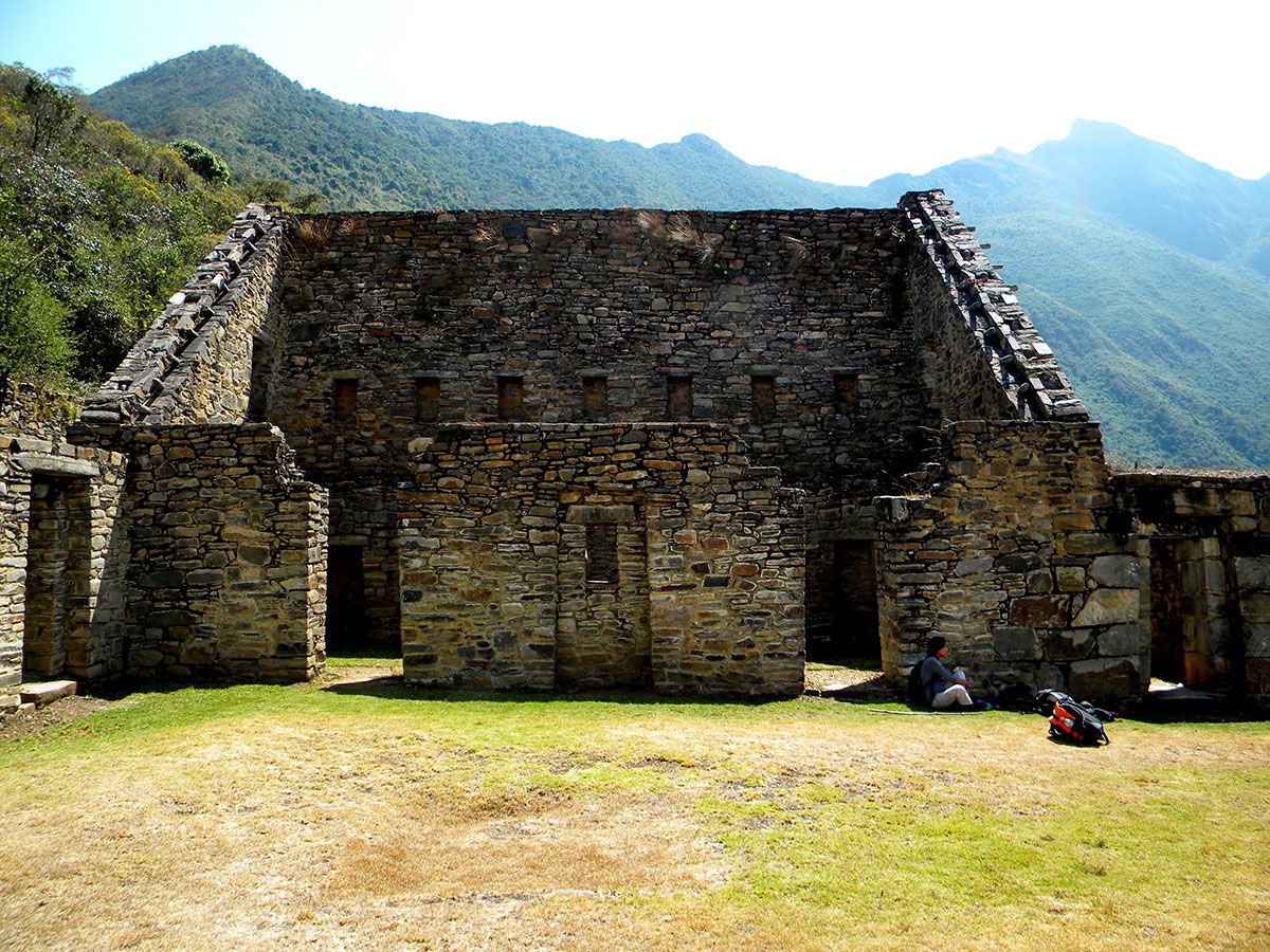 Más Allá de Machu Picchu: El Fascinante Mundo de Choquequirao, apodadas por algunos como "la otra Machu Picchu" o "la hermana menor de Machu Picchu"