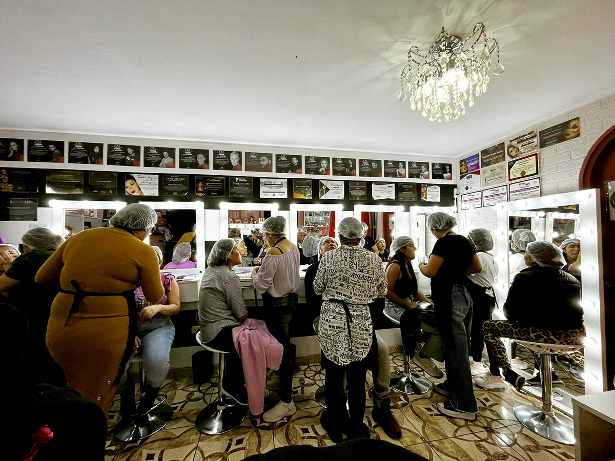 Un ÉXITO  las CLASES FULL DAY de Lifting de Pestañas, Rizado de Pestañas y Laminado de Cejas que Revolucionan tu Belleza