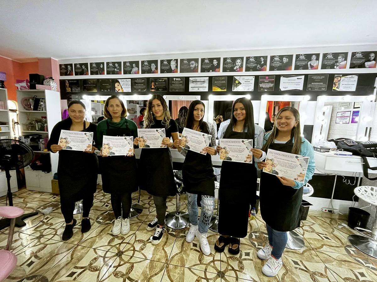 Un ÉXITO  las CLASES FULL DAY de Lifting de Pestañas, Rizado de Pestañas y Laminado de Cejas que Revolucionan tu Belleza